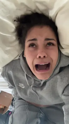 A post by @nyz.juliet06 on TikTok caption: an die person die mich gefilmt hat anzeige ist schon in dein briefkasten😤😤 #fyp 