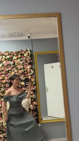 A post by @berivanschecho on TikTok caption: Ha Güle🌹❤️ #berivanschecho Outfit Shein    Code CNLV2 🫶🏼