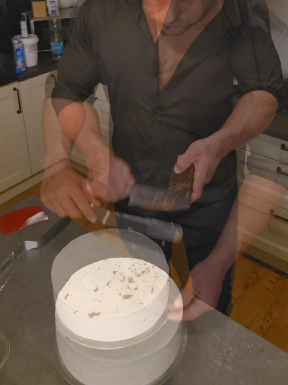 A post by @cakehulk on TikTok caption: Antwort auf @germanking499 richtig, das Auge isst immer mit🤗 #pastrychef #torte #konditor #erinnerung @Cakehulk 2.0 