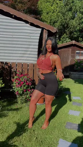 A post by @dianamoga88 on TikTok caption: #fypシ 