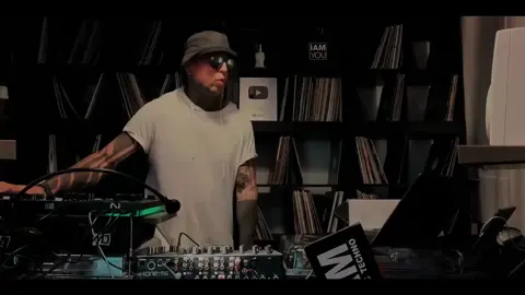 A post by @iamalfredheinrichs on TikTok caption: fühlen 001 + Wer fühlt mit mir und @ALF ? Für das ganze Set checkt sein YouTube Channel 👊🏽 + Liebe Digga + Live Cut by boy@knigge 