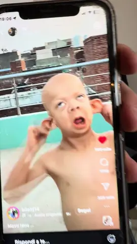 A post by @andrarusu98 on TikTok caption: 🤣🤣🤣🤣#foryiupage #follow #amoremio #perte #divertenti #foryo #neiperte #foryoupage❤️❤️ 