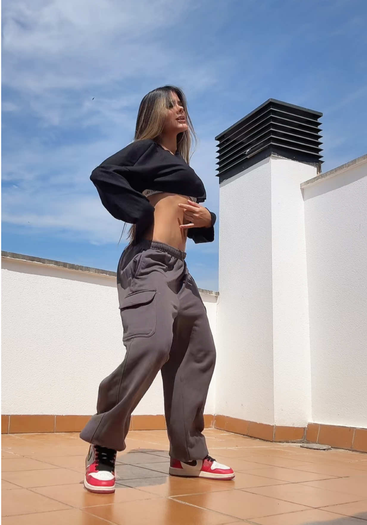 A post by @aragomezr on TikTok caption: A qué hora les salió este video? #communityfest2025 #live #livetiktok 