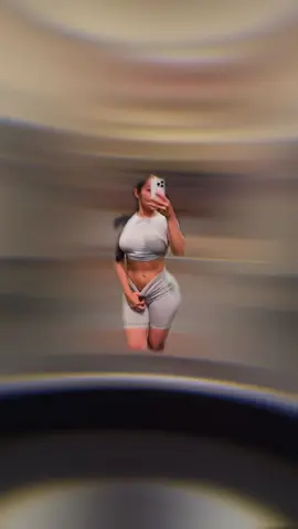 A post by @liseth_leyva on TikTok caption: #fyp #explorepage #parati #fit #gymlover #iworkout #ab #nike 