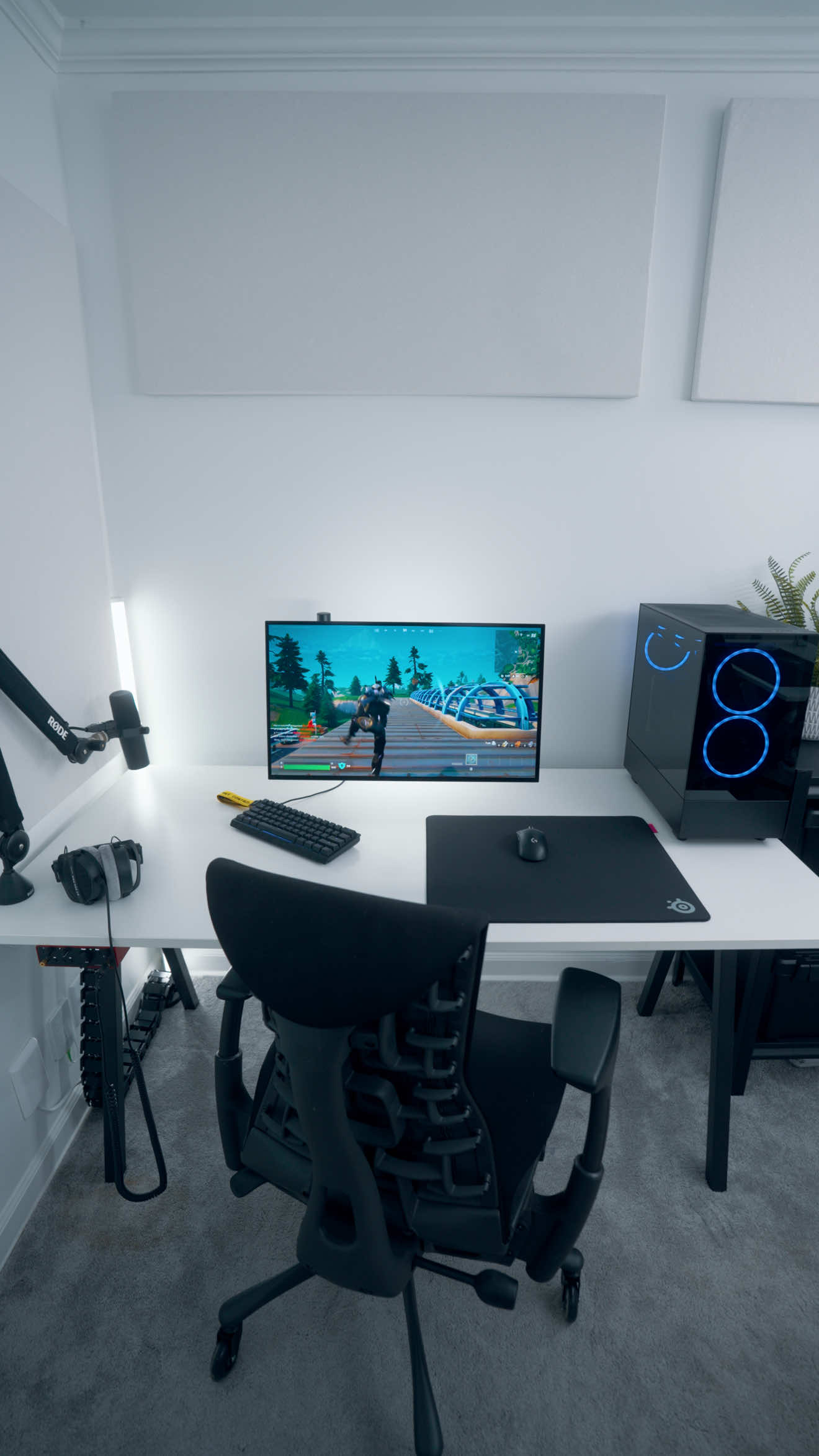 A post by @.mattykay on TikTok caption: Xbox makes gaming pcs…#pc #Gaming #xbox #mattykay @Xbox @Microsoft 