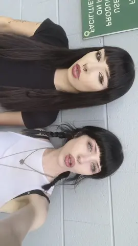 A post by @r053_55 on TikTok caption: #twin 