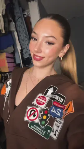 A post by @tayycarrow on TikTok caption: hiiii  #fyp #taycarrow #foryou 