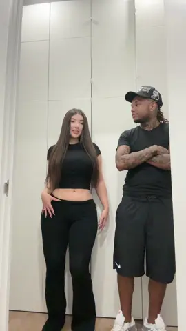A post by @montpantoja on TikTok caption: Ustedes creen que nos parecemos? 🤨💋 @Polimá Westcoast 
