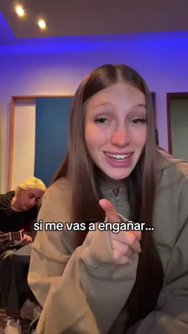 A post by @yamisafdie on TikTok caption: AAAAA YA SALE “+ TE VALE” CON @emilia 🧊 ESTÁN LISTOSSS??? #nuevamusica #yamisafdie #emilia #musicatriste #VoiceEffects 