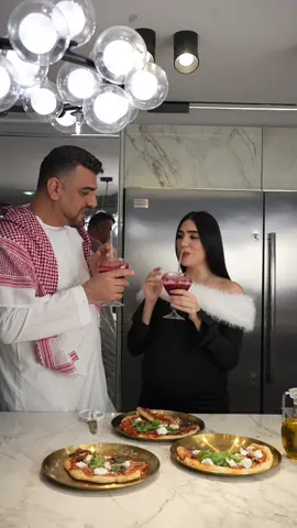 A post by @surthycooks on TikTok caption: Mi árabe me quiere llevar a Dubai a probar las mejores pizzas , pero creo que puedo hacerlas mejor 🍕🤰🏻