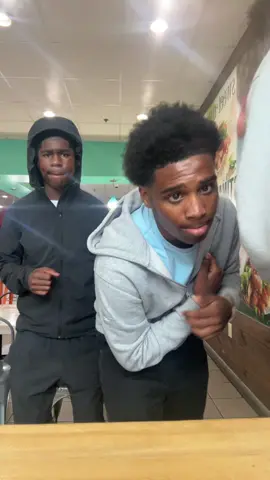 A post by @randomphillyboul on TikTok caption: #philly #viral 