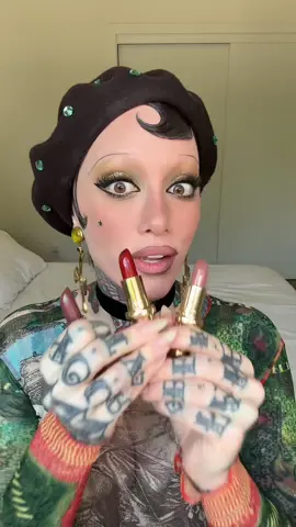 A post by @erinparsonsmakeup on TikTok caption: @Lisa Eldridge Desert Gleam Eyeshadow Palette 🏜️ Lipsticks in Toasted, Rae and Lili. #makeuptutorial #eyeshadowtutorial 