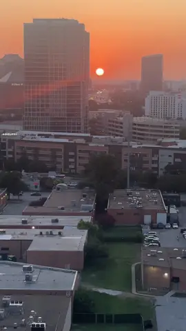 A post by @urmee1005 on TikTok caption: #sunset #dallas 