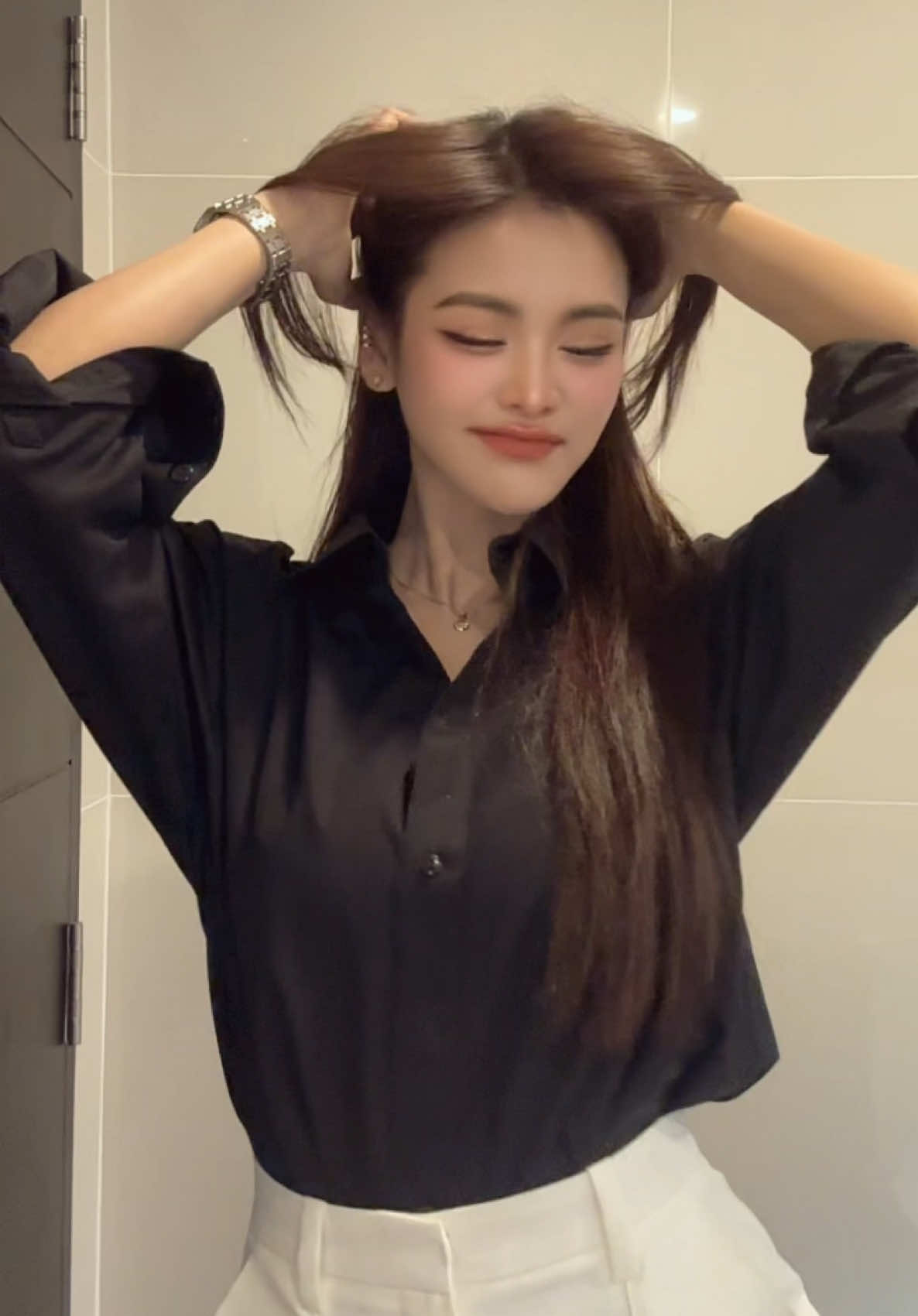 A post by @engfa32 on TikTok caption: ไม่ดองๆ #อิงฟ้าวราหะ #อิงฟ้ามหาชน #engfawaraha 