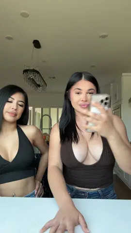 A post by @smsnelxkwlsjxks on TikTok caption: 👀 #fyp 