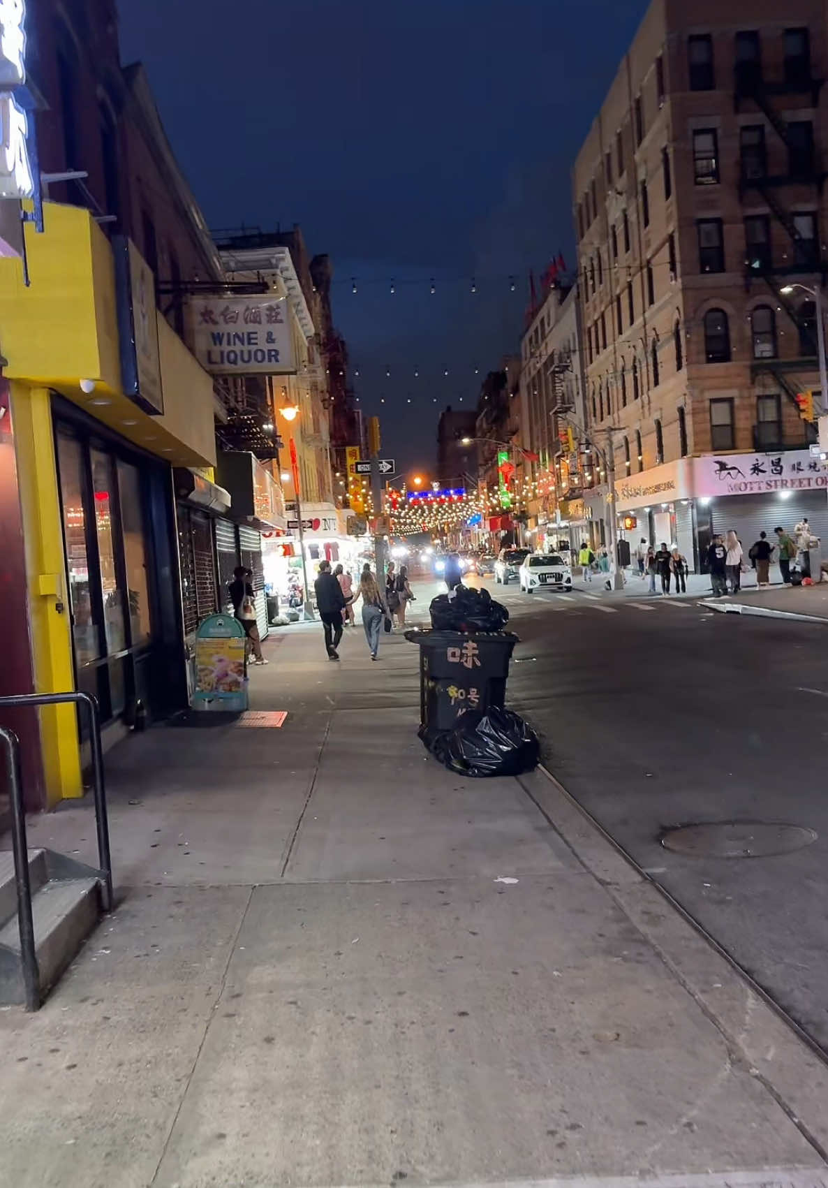 A post by @aiyannace on TikTok caption: I’ll be back tomorrow 🌕 #chinatown #spotdessertbar #sweetreat #crowded 