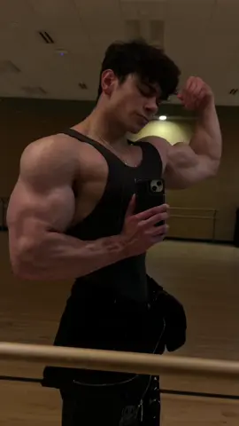 A post by @clarkybateman on TikTok caption: @Breathedivinity bring these sweats back👿 i don’t like doing pec deck with good form cuz it hurts  