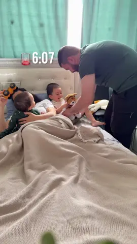 A post by @na_xapaktepe on TikTok caption: А в вашей семье принято помогать друг другу? Лимитированная сезонная коллекция  пасты Pinky Clean  💜 Артикулы на WB: 🥥 Райский кокос - #363393299 🍍Тропический микс - #363403361 💙Артикулы на ОЗОН: Тропик - 2209926406  Кокос - 2214418092 Erid: 2VtzquayDft Реклама  ИП Егоренко В.В.  ИНН 551404145880