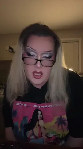 A post by @lakedavies2002 on TikTok caption: #fyp #makeup 