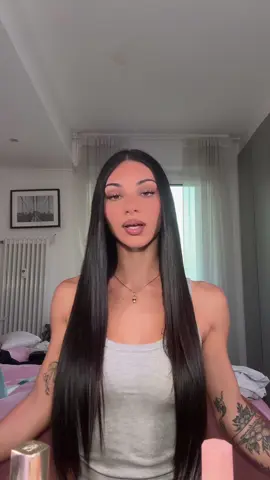 A post by @iolandadibattista on TikTok caption: 😔
