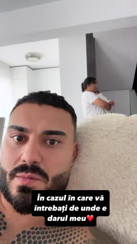 A post by @jador on TikTok caption: I am zis să cânte cu MN ceva da îi e rușine!❤️