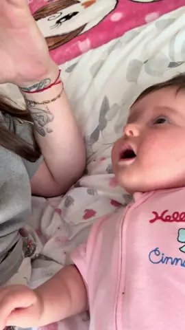 A post by @mari23079 on TikTok caption: Avem 2 limite și deja vorbim 😻😻#mamicade4💙💙💖💖 #mamasifiica #happyfamily #copilarie @Luci 
