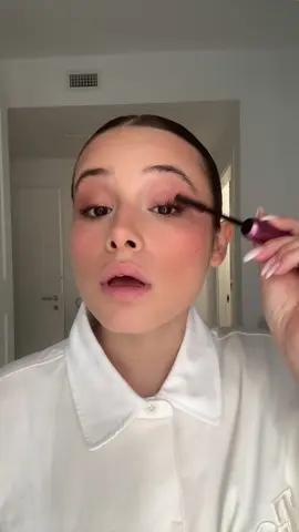 A post by @zoemassenti on TikTok caption: Ciao oggi nuovo #grwm per una prima 🤎🤎🤎 Che dici ? Te gusta ? A me un botto ihihih 🐅