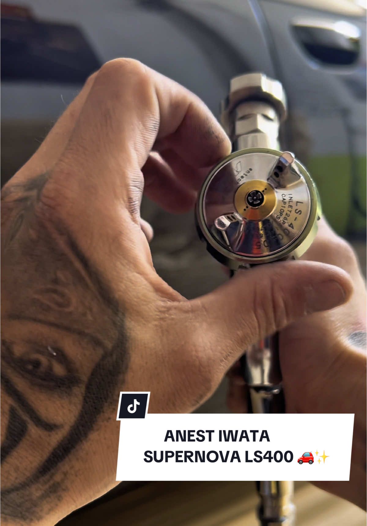 A post by @chivitocars on TikTok caption: Anest Iwata supernova LS400 ✨🚗 #coches #chapaypintura #anestiwata #chivitocars #pintura #parati 