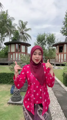 A post by @riaricis on TikTok caption: 30🥹
