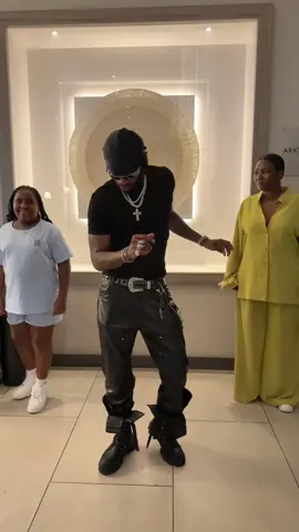 A post by @diamondplatnumz on TikTok caption: #BABUchallenge with my Mom and Niece.  #BABU #Wasafi #diamondplatnumz #Amapiano #southafricatiktok🇿🇦 