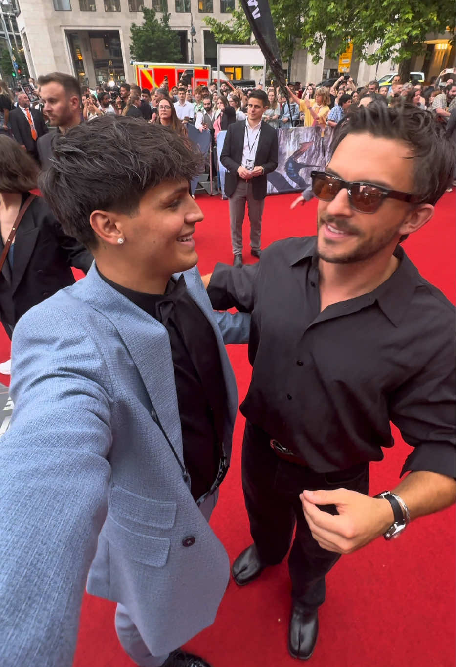 A post by @hakimmslo on TikTok caption: Das ganze Action war sehr toll #foryou #fy #fürdich #trend #universal  • Location Zoopalast Berlin  • Anzug @BespokeAvenue  