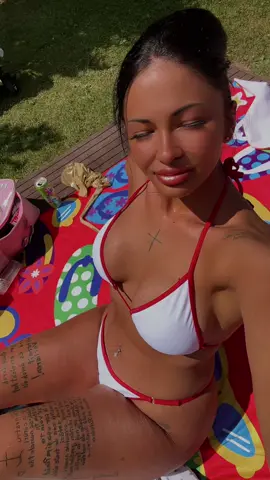 A post by @dianamoga88 on TikTok caption: #fypシ 