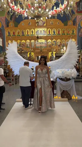 A post by @adrianaciriblan95 on TikTok caption: 🌪️ Nu m-am ridicat ca să revin la ce-a fost. M-am ridicat ca să schimb tot @Kashmir Concept @Nobel Dress 