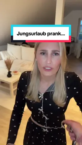 A post by @typischcalvin on TikTok caption: So kann ich nicht fliegen 🥺 #comedy #foryou #fy #prank #couple 