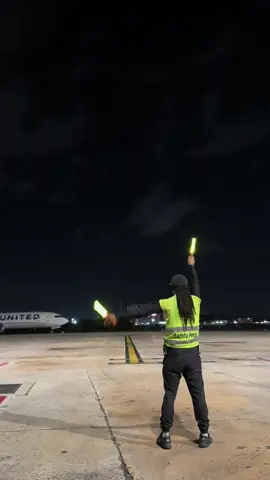 A post by @j.luis___ on TikTok caption: On one of the best nights ✈️
