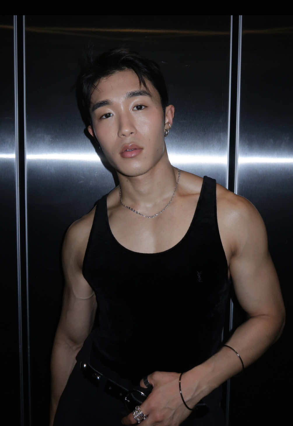 A post by @theedwardpark on TikTok caption: The way @Jacob unlocked a new version of myself with this hair 🖤 I’ve always wanted to try a downperm for my stubborn and coarse Asian hair, and wanted to go to someone I trusted. S/o to @judess🕷️ for the rec and support, I’m quite literally obsessed. #koreanhairstyle #downperm #asianhair #shorthairstyle #menshairstyle 