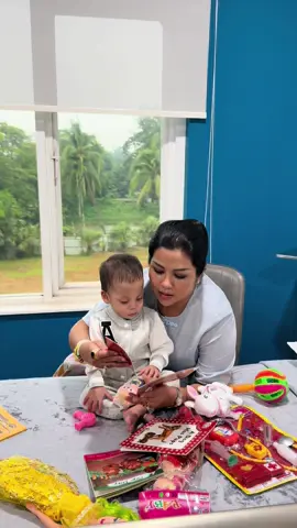 A post by @khinehninwai19 on TikTok caption: ဖိုက်တင်း သမီးလေး💙