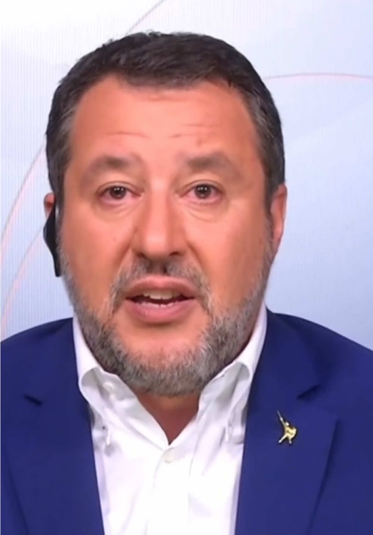 A post by @matteosalviniufficiale on TikTok caption: La Lega sta formalizzando una proposta da portare in Parlamento, secondo cui un tutore dell’ordine che, nell’esercizio della sua professione, colpisca, ferisca o uccida chi si è reso protagonista di un atto delittuoso, non può e non deve essere indagato.