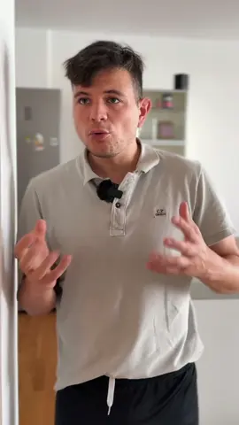 A post by @5_sprechwunsch on TikTok caption: Vorsicht mit dem Sprüh Sprüh #rettungsdienst 