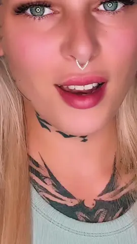 A post by @deso_latee on TikTok caption: Es passt ❤️ #howtogoviral #techno #addsong #fürdich #fürdeineseite #techtok #tiktok2025viral #deutschtiktok #checkthisout #virale #fyyyyyyyyyyyyyyyy 