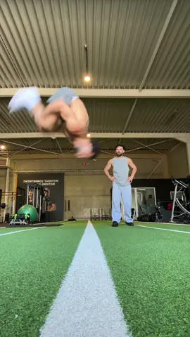 A post by @berdox024 on TikTok caption: Capoeira style 🇧🇷 #kalinbrothers 