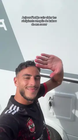 A post by @illyeskays on TikTok caption: Je dois aussi vous montrer le seul coté negatif d’un camping car aha mais c’est rien comparer à tous les aspects positifs qu’il apporte 🫶🏽
