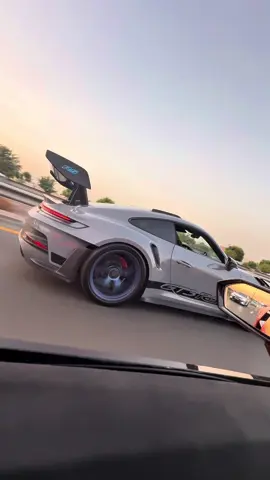 A post by @moses_carss on TikTok caption: 2 frérots qui mangent la vie 🤣 #revuelto #gt3rs @Nath 