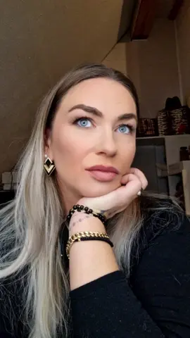 A post by @cecilia.siegert on TikTok caption: #ai #viralvideotiktok #foryoupage #cleopatra #100k #foryou #fypシ #viral #trending #Cecil🇩🇪🇹🇩 #tiktok 