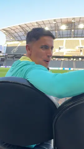 A post by @clubamerica on TikTok caption: Capibaya 👀😂🦫 #ClubAmérica #TikTokDeportes 