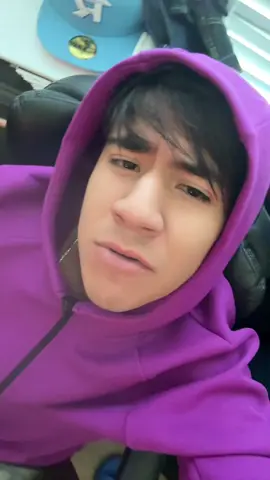 A post by @chinito_pacass on TikTok caption: Quiero ver sus mejores tiktoksss