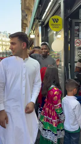 A post by @aboubakarismail93 on TikTok caption: @roohzayfashion5 @Dimerci91 @𝗦𝗔𝗥𝗗𝗔𝗥 🤴 @Shireen maroof 2 🤟 @waziri_saib #france🇫🇷 #afghanistan🇦🇫 #soudanaise🇸🇩🖤🔥 #1milion #varil 