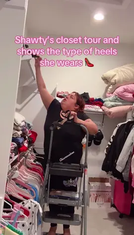 A post by @chismosabae on TikTok caption: #closettour #heels #OOTD #shawtybae #tessa #amanda #meche #wendy #eve #lina #bri #santos #odette #willito #casa #closet #outfit #shawtybae #chismosabae #ddg #johnny #kyliejenner #kimkardashian #northwest #LouisVuitton #chanel #gucci #jenny69 #neton #viral #fypシ゚viral #fyp #parati #corridos #viralsounds #tiktok #hashtag  #couple #Love #boyfriend #girlfriend 