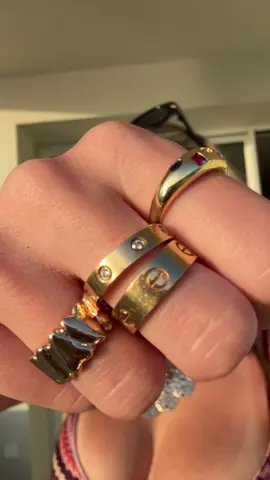 A post by @michiscottt on TikTok caption: new nails💅
