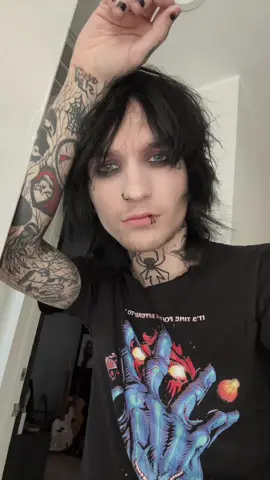 A post by @johnnieguilbertreal on TikTok